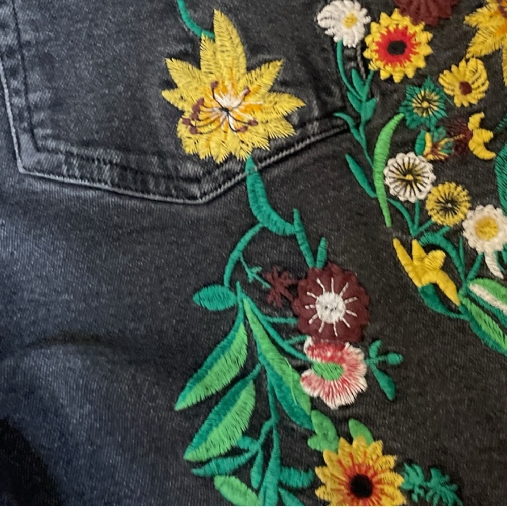 H&M Embroidered Floral Black Washed Denim Girlfriend Fit Jeans - Picture 4 of 12